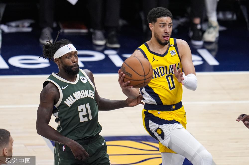 鲁媒：泰山队今日出征梅州，王大雷、李源一已提前抵达.